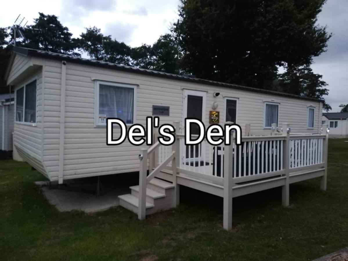 Del'S Den Lakeside Weeley Bridge Екстер'єр фото