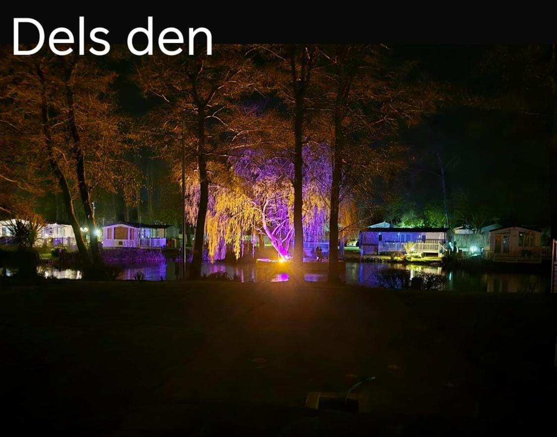 Del'S Den Lakeside Weeley Bridge Екстер'єр фото