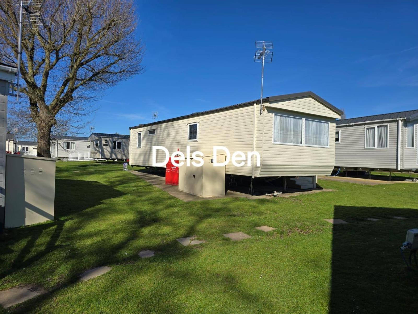 Del'S Den Lakeside Weeley Bridge Екстер'єр фото